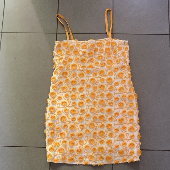 THREE GRACES Embroidered Marigold Mini Dress size 6 - Picture 3 of 15
